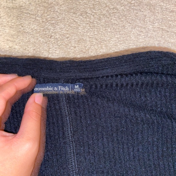 Black Abercrombie cardigan - Picture 2 of 2